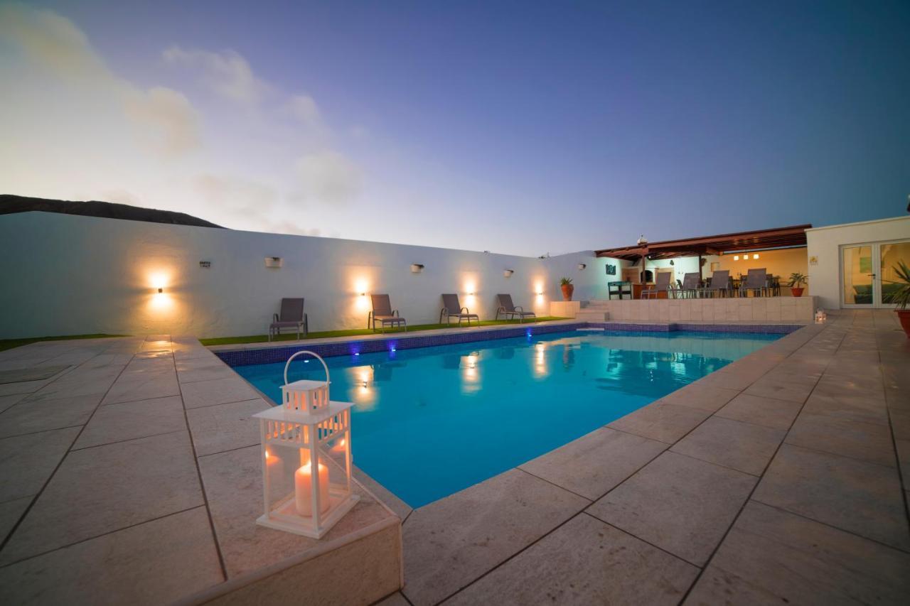 Stunning Sea View Villa With 6 Bedrooms & Heated Pool - Villa Renaissance Playa Blanca  Exterior foto