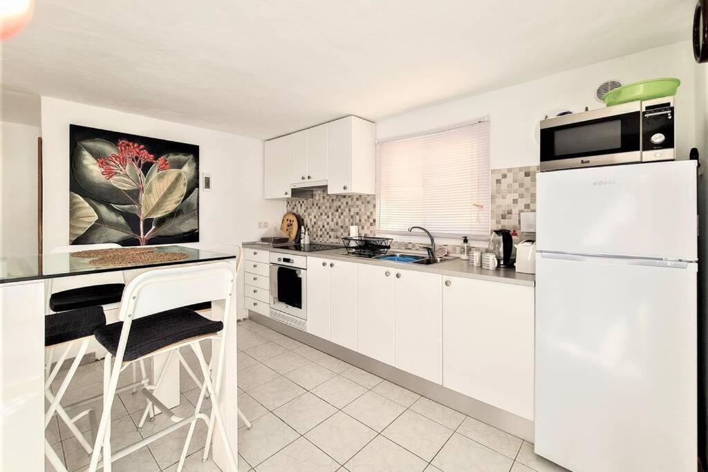 Stunning Sea View Villa With 6 Bedrooms & Heated Pool - Villa Renaissance Playa Blanca  Quarto foto